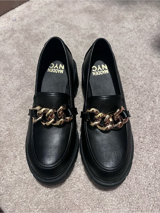 Steve Madden Shoes - NWOT Steve Madden Black Loafers with Gold Chain Accent